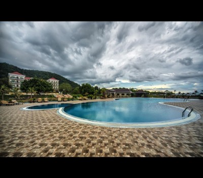 Rock Royal Hotel & Resort