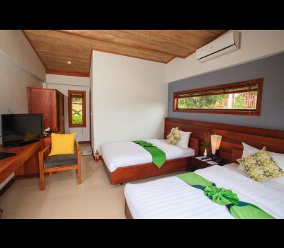 MAYURA Hill Hotel & Resort