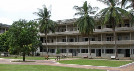 Tuol Sleng and Killing Field Tour